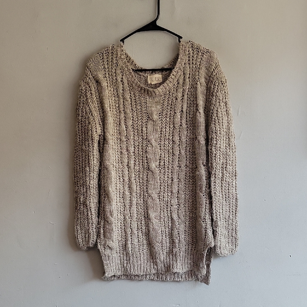 Women's small oversized cable thick chunky knit sweater cream beige fuzzy warm